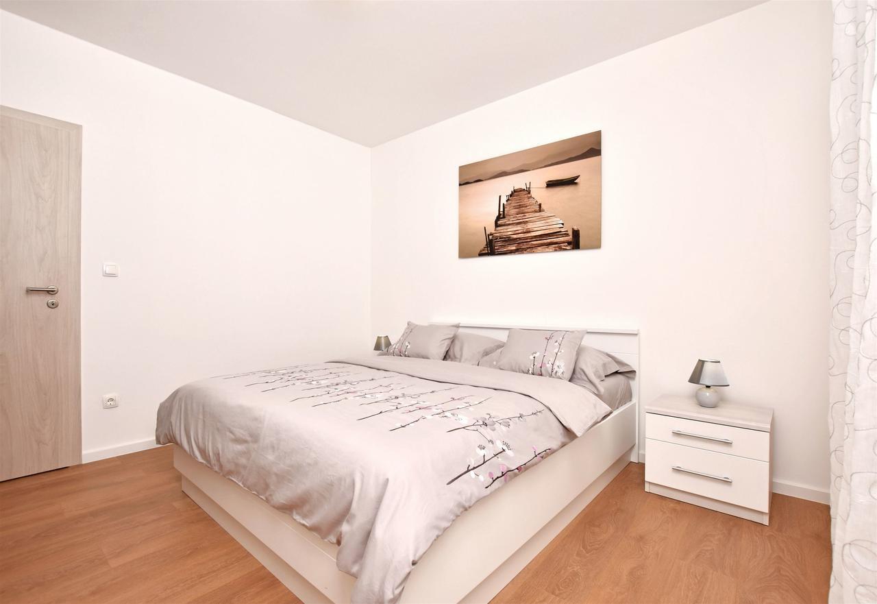 Apartment Dora Duće Eksteriør billede