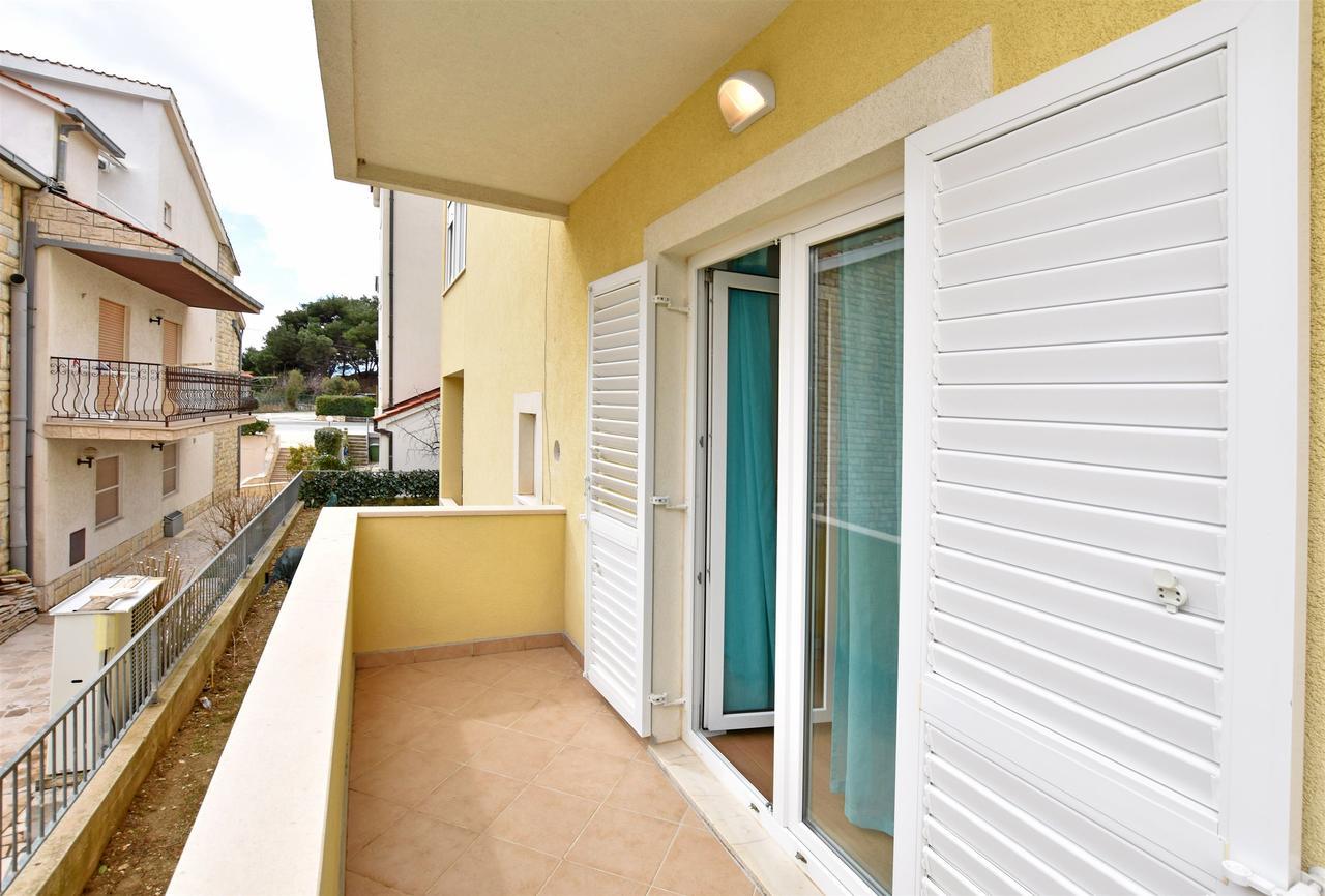 Apartment Dora Duće Eksteriør billede
