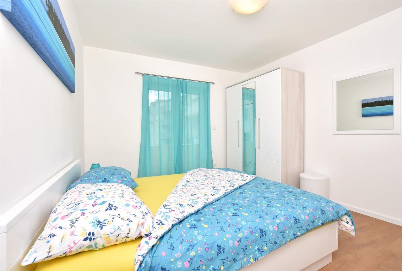 Apartment Dora Duće Eksteriør billede