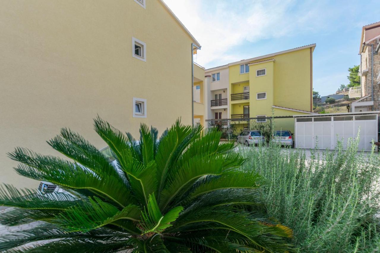 Apartment Dora Duće Eksteriør billede