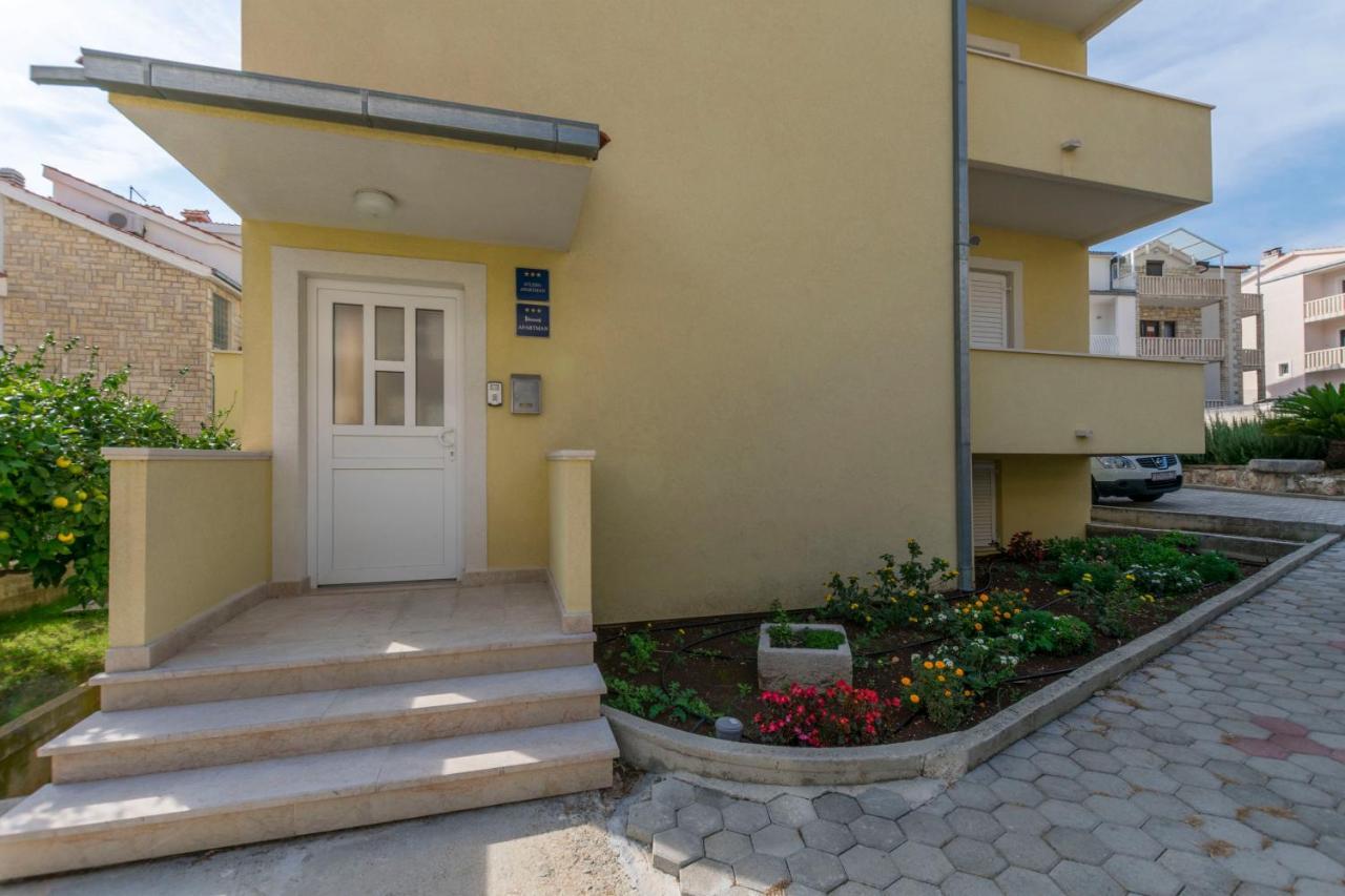 Apartment Dora Duće Eksteriør billede