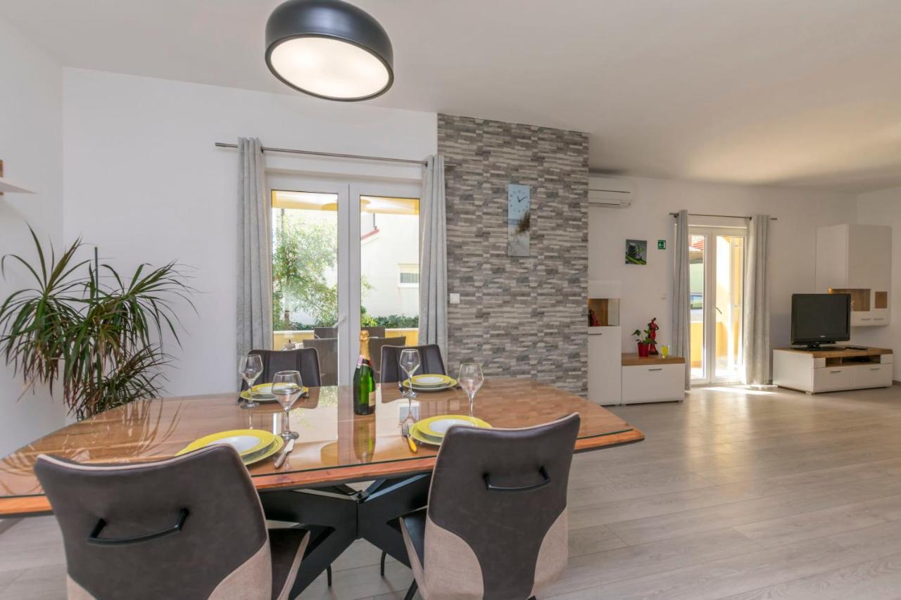 Apartment Dora Duće Eksteriør billede