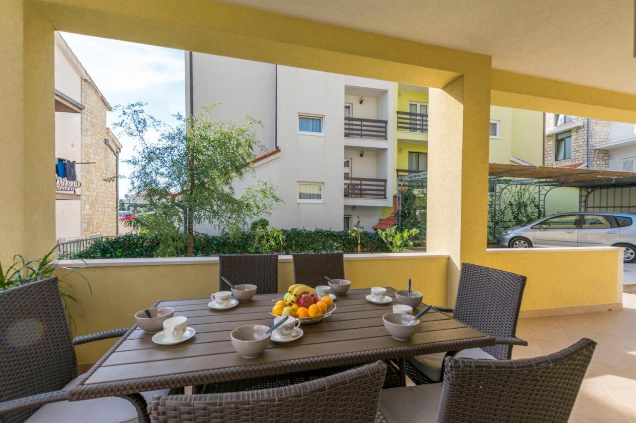 Apartment Dora Duće Eksteriør billede